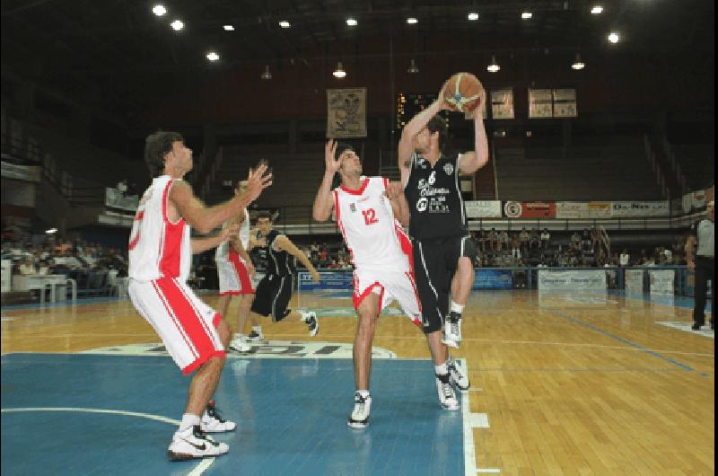 Estudiantes apabullÃ³ el pasado domingo a su homÃ³nimo platense por 97-55 en el Gran Gimnasio del Parque Carlos Guerrero Claudio MartÃ­nez 