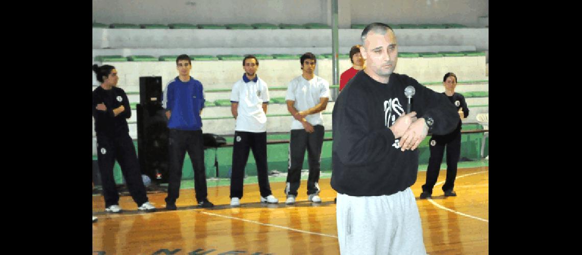 Irineo Galli es el coordinador general de la escuela deportiva social y recreativa de Mariano Moreno Archivo 