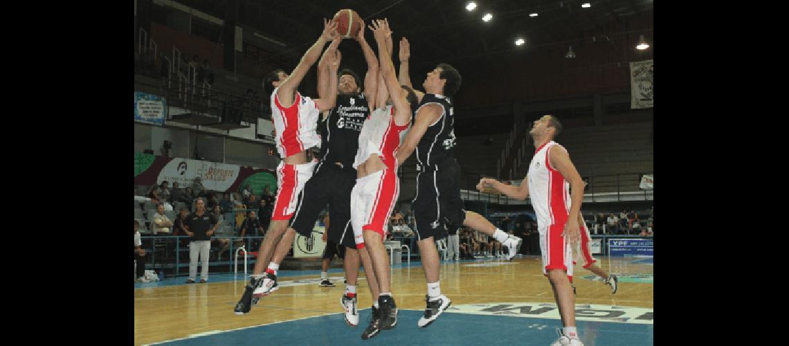 El Bata le ganÃ³ el pasado domingo a su homÃ³nimo platense por 97-55 en el Gran Gimnasio del Parque Carlos Guerrero Claudio MartÃ­nez 