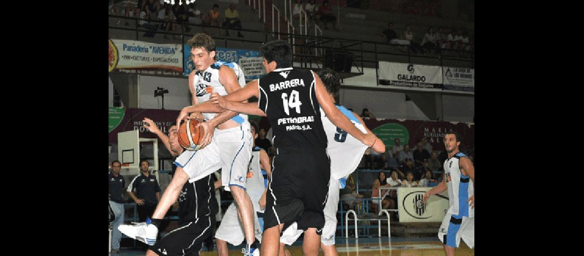 El Bata jugÃ³ anoche muy lejos de su nivel y por eso no sorprendiÃ³ la derrota ante el joven equipo porteÃ±o Carlos RamÃ­rez 