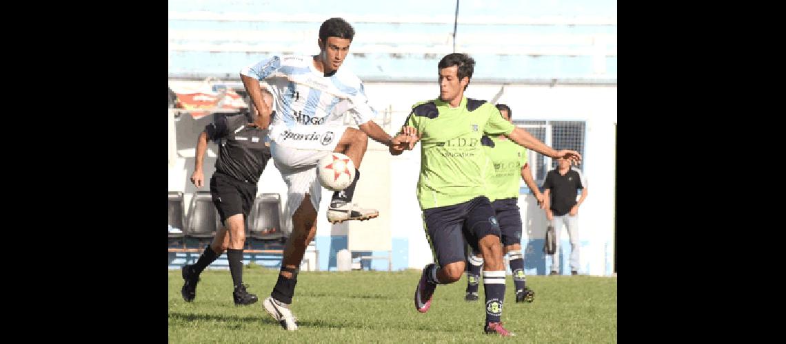 La pelota finalmente volverÃ a rodar Archivo 