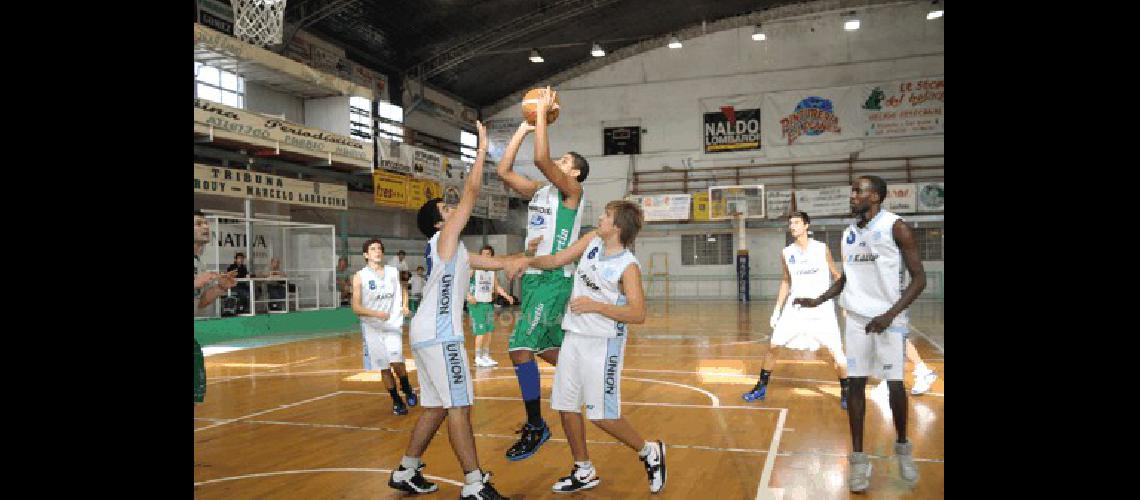 El equipo albiverde obtuvo ayer su primera victoria en la Liga Junior 2012 Claudio MartÃ­nez 