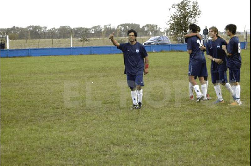 El SeÃ±or Gol Marcelo EnrÃ­quez con 3 goles le dio el triunfo a Barracas Agencia 