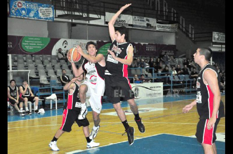 El equipo bataraz ganÃ³ en el Gran Gimnasio Marcelo Kehler 