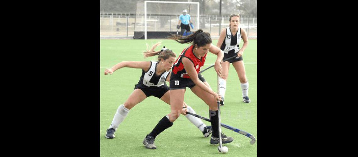 Las batarazas recibieron a las tandilenses en la cancha de cÃ©sped sintÃ©tico Claudio MartÃ­nez 