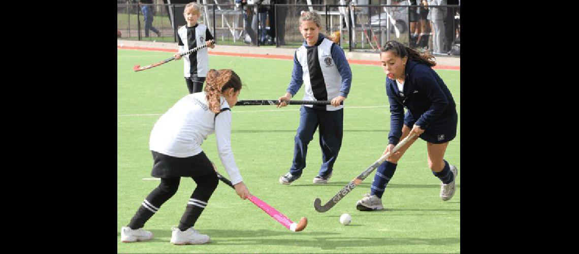 Las niÃ±as de Tandil y OlavarrÃ­a jugaron en el Parque Carlos Guerrero Enrique Zelaya 