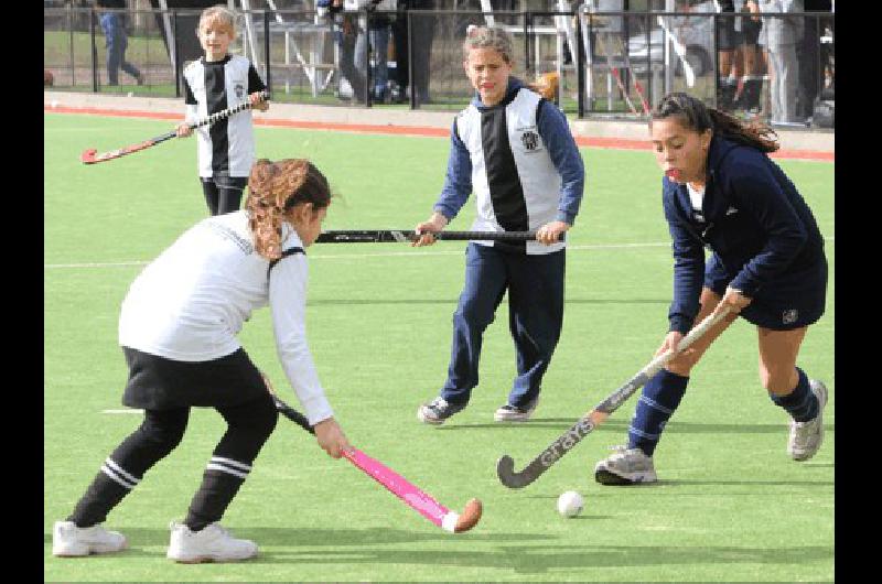 Las niÃ±as de Tandil y OlavarrÃ­a jugaron en el Parque Carlos Guerrero Enrique Zelaya 