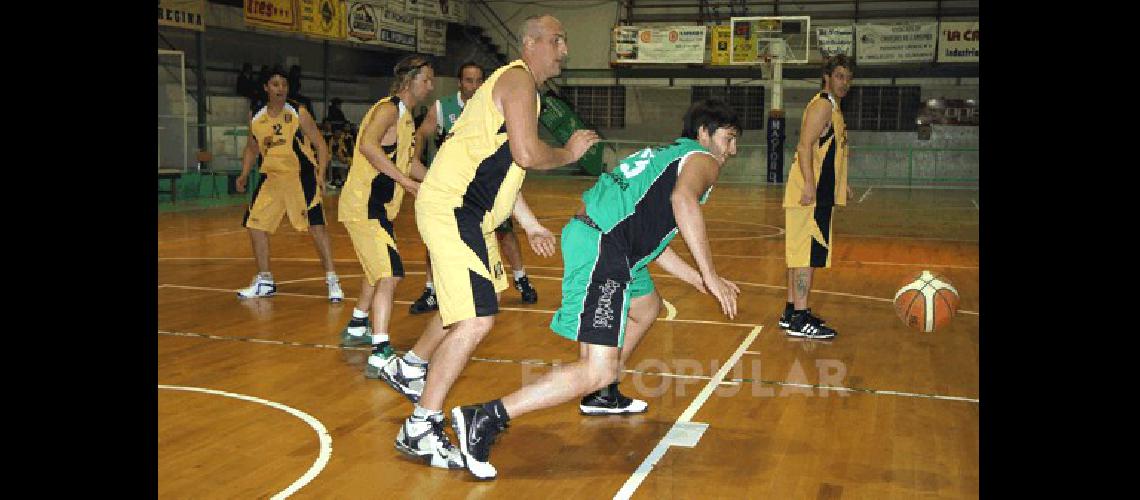 El equipo aurinegro de Sierras Bayas intentarÃ volver al triunfo en el torneo de primera divisiÃ³n Archivo 