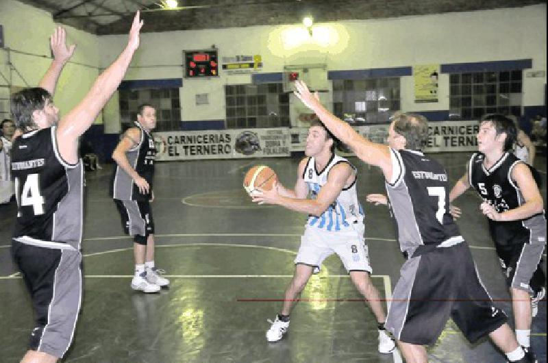 Ferro Carril Sud derrotÃ³ anoche a Estudiantes al igual que en el partido de la primera rueda Archivo 