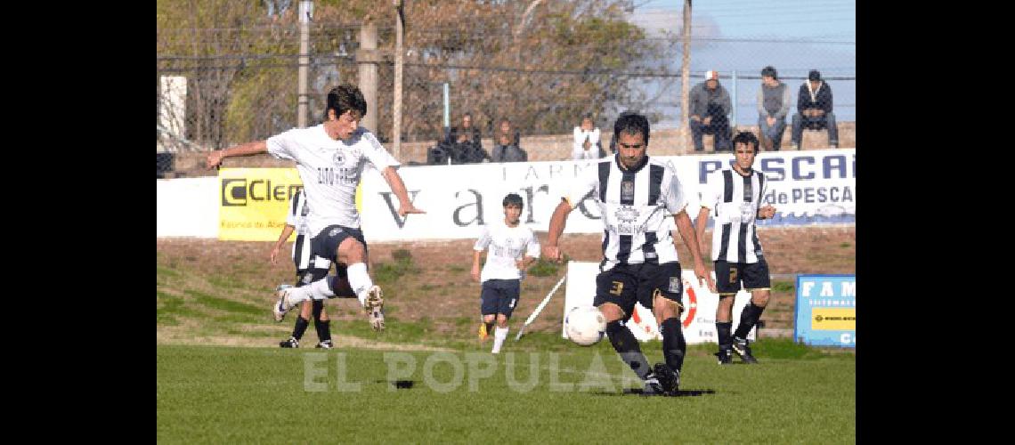 Estudiantes y Racing A Club empataron en un discreto partido jugado en el Parque Carlos Guerrero Carlos RamÃ­rez 