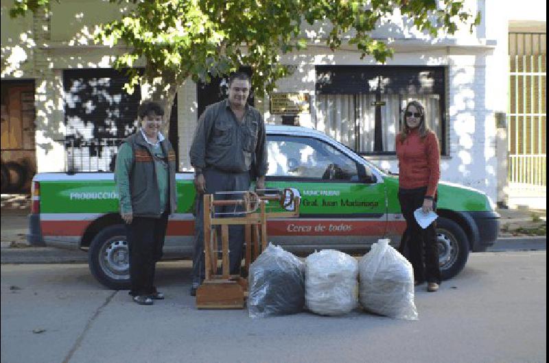 TÃ©cnicos del INTA La Madrid y el INTI de CÃ³rdoba trabajan en la fabricaciÃ³n de ruecas Prensa 