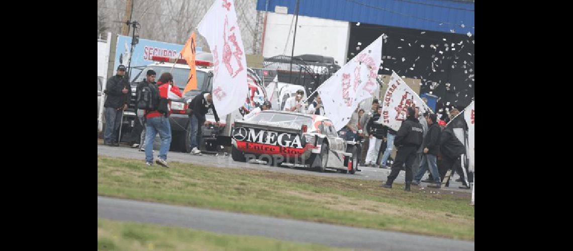 Ronconi alcanzÃ³ su primer triunfo en TC Pista Mouras luego de superar en la Ãºltima curva a Gonzalo Montenegro Prensa ACTC 