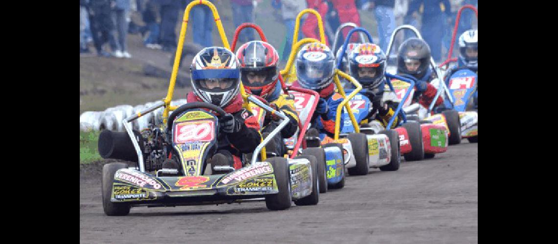 Todos en fila en la categorÃ­a Escuela el semillero del karting Archivo  Miguelangel 