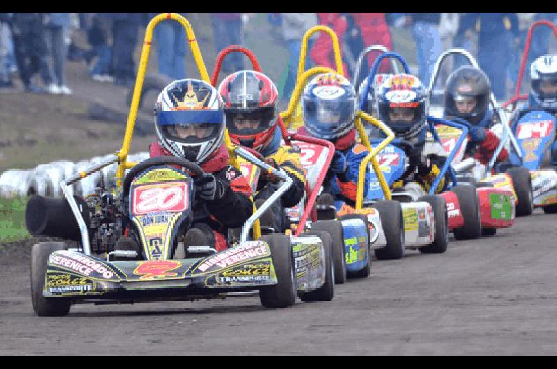 Todos en fila en la categorÃ­a Escuela el semillero del karting Archivo  Miguelangel 