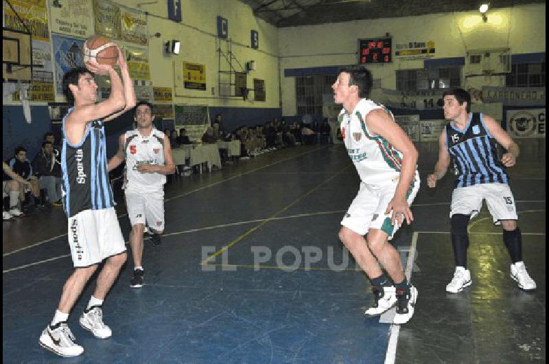 El equipo albiceleste se impuso en el primer juego por 83-70 en el Ricardo De la Vega Carlos RamÃ­rez 