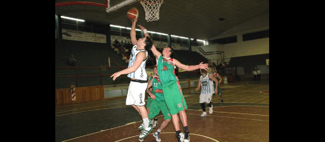 El equipo albiceleste cayÃ³ en el segundo juego por 97-93 en el Gigante de Villa Italia Claudio MartÃ­nez 