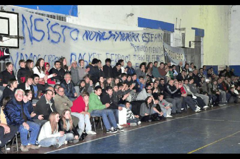 Ferro vivioacute una gran fiesta con su gente