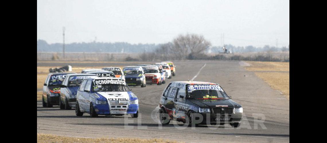 Bibiloni encabeza uno de los pelotones de la Clase 2 del Turismo Pista El pibe de OlavarrÃ­a llegÃ³ 8Âº y volviÃ³ a sumar Fotos Claudio MartÃ­nez 