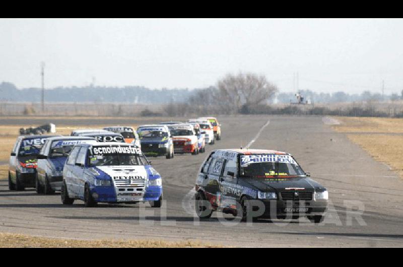 Bibiloni encabeza uno de los pelotones de la Clase 2 del Turismo Pista El pibe de OlavarrÃ­a llegÃ³ 8Âº y volviÃ³ a sumar Fotos Claudio MartÃ­nez 