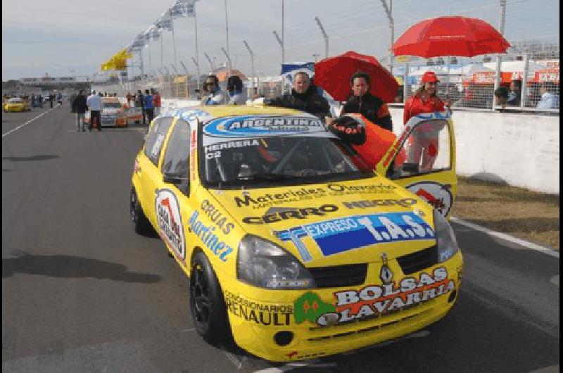 El piloto de OlavarrÃ­a AgustÃ­n Herrera estÃ� competitivo con el Renault ClÃ­o del Tigre Racing Prensa 