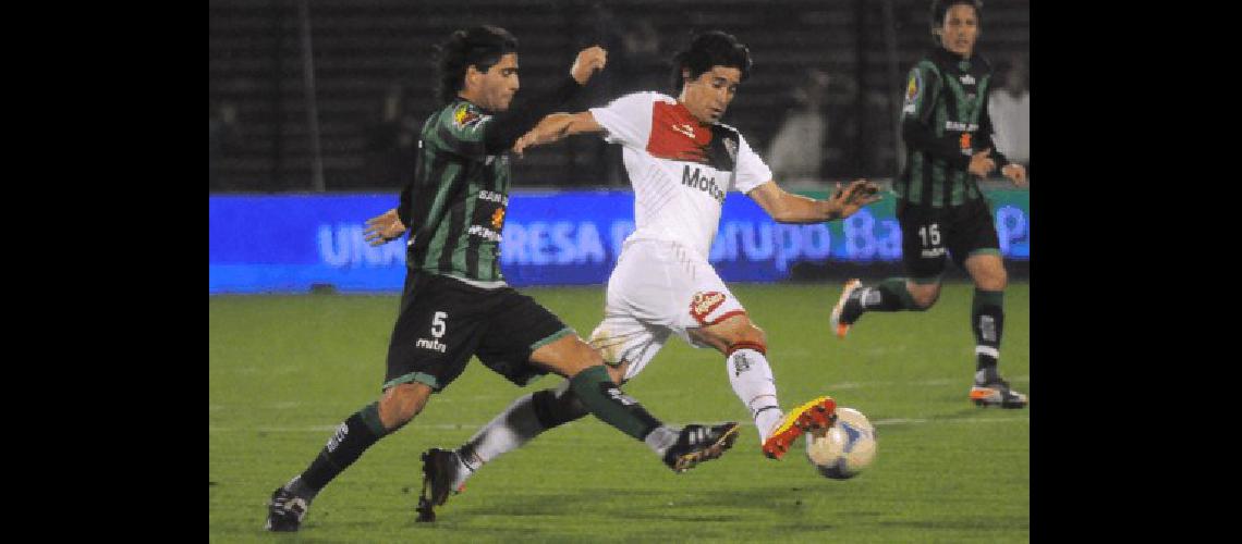 Newells alcanzÃ³ la punta tras superar como local a San MartÃ­n de San Juan TÃ©lam 