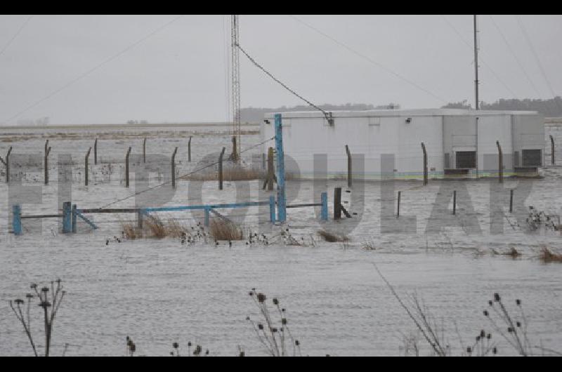 La zona de rotonda se inundÃ³ y dejÃ³ sin Internet a La Madrid y Laprida Fotos- Marcelo BeltrÃ�n 