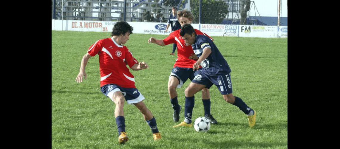 El FortÃ­n como local superÃ³ a Ferro Carril Sud y quedÃ³ a tres de la punta Claudio MartÃ­nez 