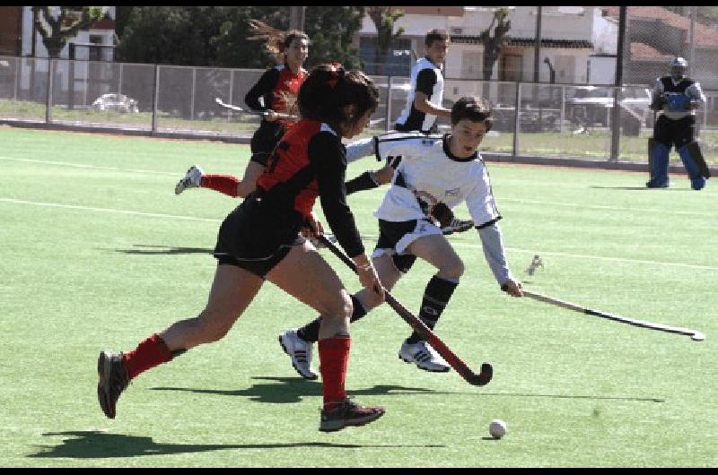 Ayer hubo partidos en la cancha del Bata Claudio MartÃ­nez 