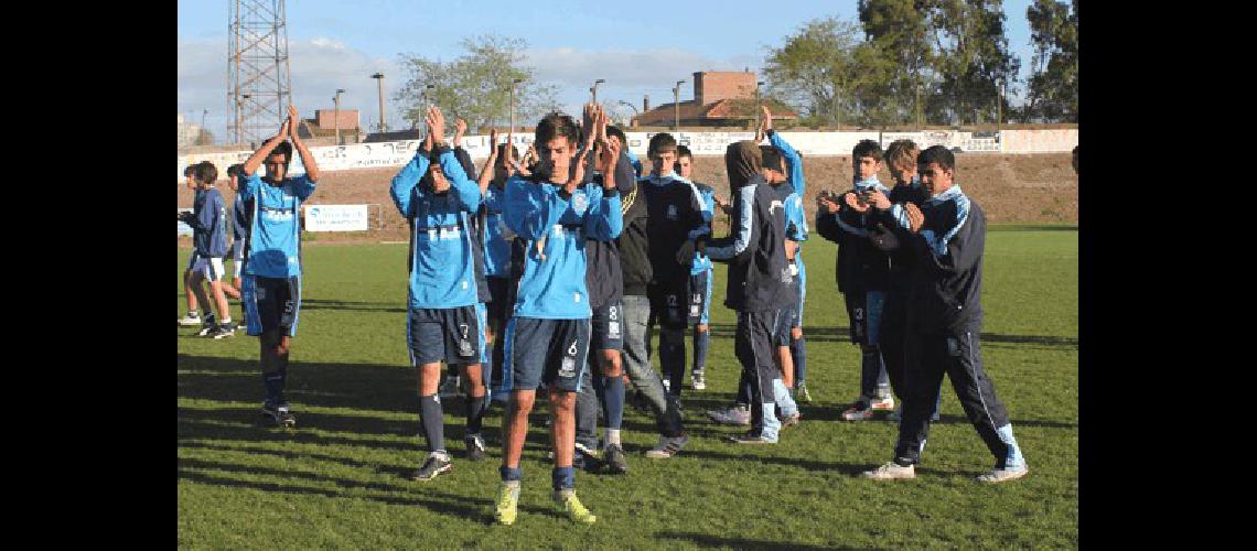 El conjunto de OlavarrÃ­a empatÃ³ sus dos partidos y se quedÃ³ rÃ�pidamente afuera Enrique Zelaya 