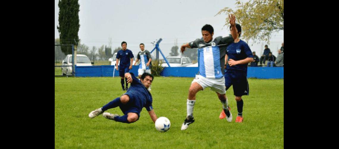 Barracas y Racing lucharon y por momentos se olvidaron de jugar Al final igualaron 1 a 1 Gentileza Dino Calvo 