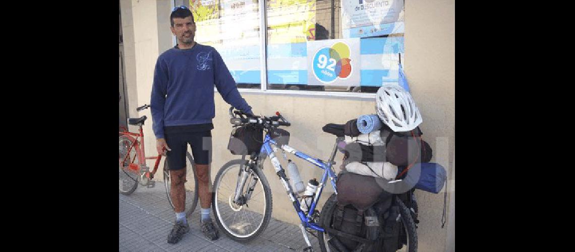 El ciclista concluyÃ³ aquÃ­ una travesÃ­a que lo llevÃ³ hasta TucumÃ�n Agencia 