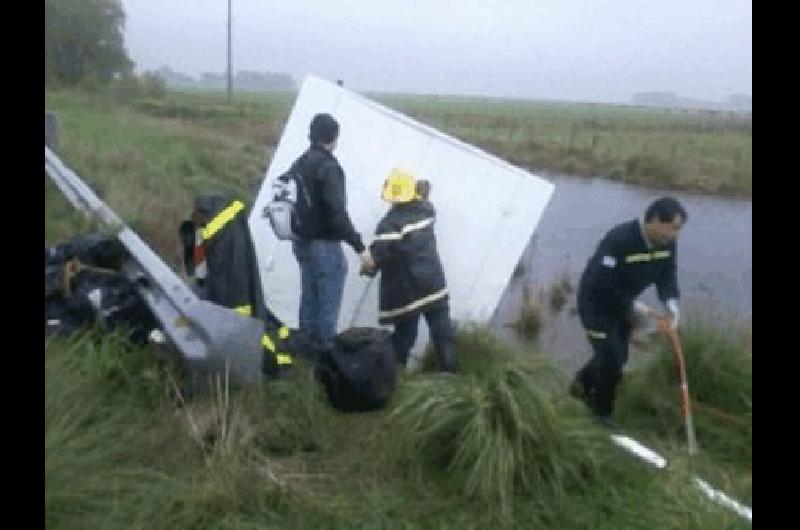 Un accidente en la ruta 51 dejÃ³ como saldo cuatro heridos de diversa consideraciÃ³n Gentileza Bomberos La Madrid 