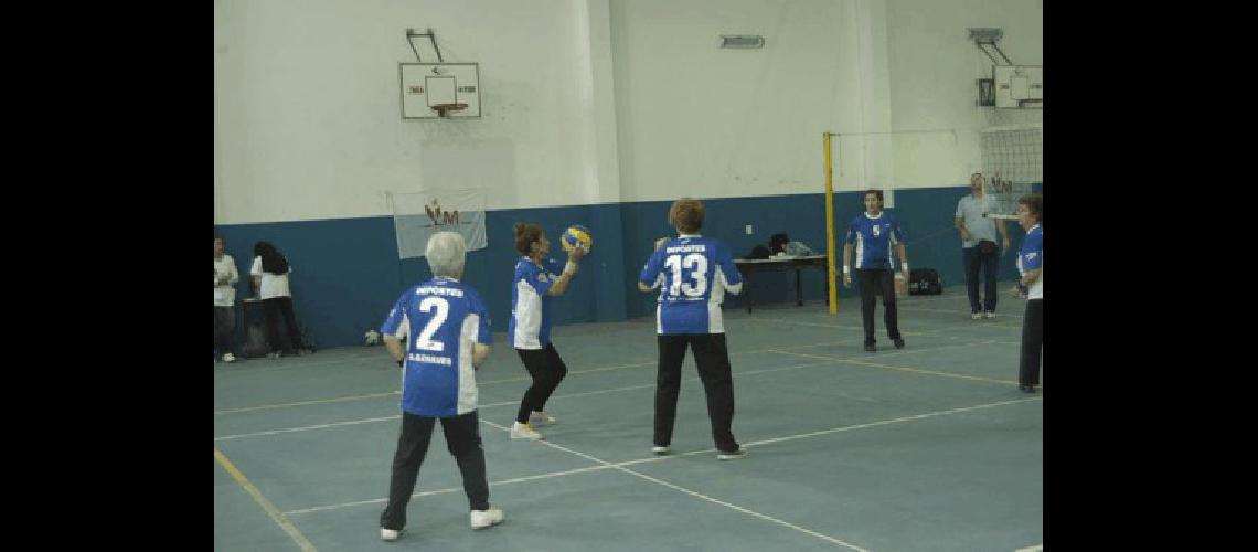 MÃ�s de 800 Abuelos de La Madrid y la regiÃ³n participaron ayer de una nueva etapa clasificatoria de los Juegos Buenos Aires 2012 