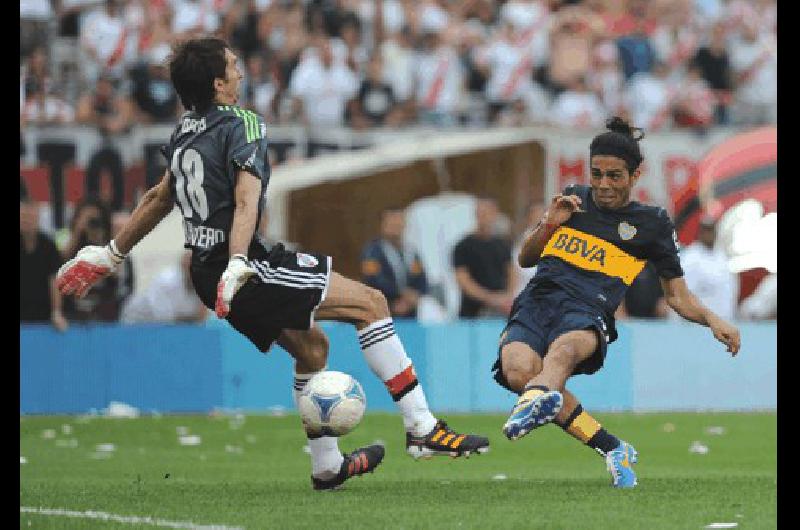 El momento culminante del SuperclÃsico- Walter Erviti marca el gol del empate en el tiempo de descuento TÃ©lam 