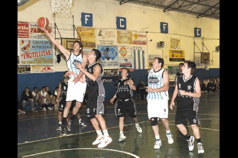 Ferro Carril Sud superÃ³ al Bata en un partido muy disputado de principio a fin Archivo 