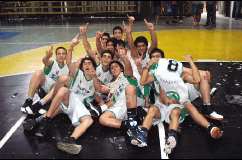 Los pibes de Pueblo Nuevo festejaron en el gimnasio de San MartÃ­n Prensa PN 