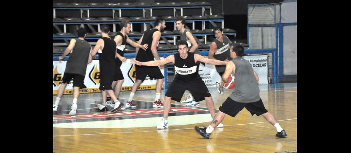 Estudiantes se entrena con todo pensando en el partido del prÃ³ximo viernes Archivo 