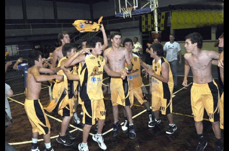 San MartÃ­n de Sierras Bayas es el campeÃ³n anual en Sub 17 B Archivo 