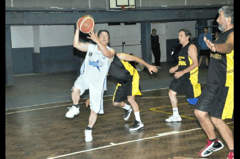 En el segundo juego de la serie final se impuso el equipo Albo por 64-52 Archivo 