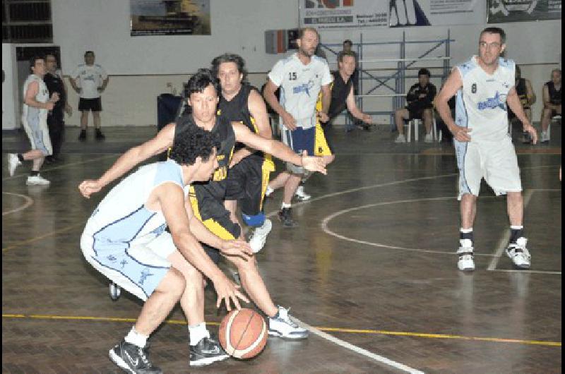 En el segundo juego de la serie final el equipo albo habÃ­a ganado por 64-52 Archivo 