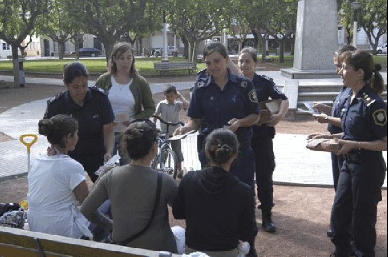 La concientizaciÃ³n e informaciÃ³n es factor primordial para el trabajo de la ComisarÃ­a de la Mujer y la Familia 