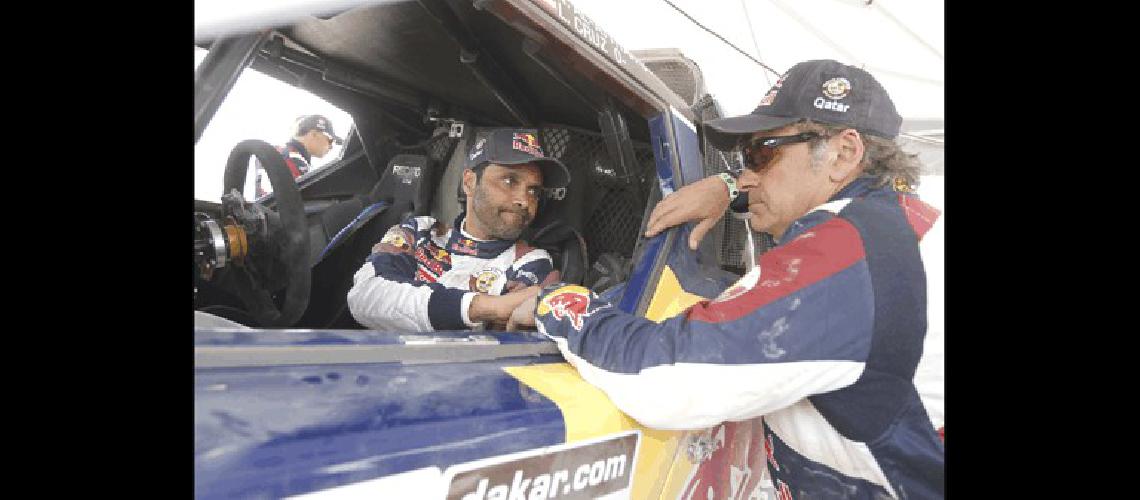 Nasser Al-Attiyah y Carlos Sainz analizan la rotura del Buggy que dejÃ³ fuera de competencia al espaÃ±ol Dakarcom 