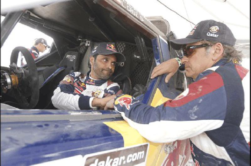 Nasser Al-Attiyah y Carlos Sainz analizan la rotura del Buggy que dejÃ³ fuera de competencia al espaÃ±ol Dakarcom 