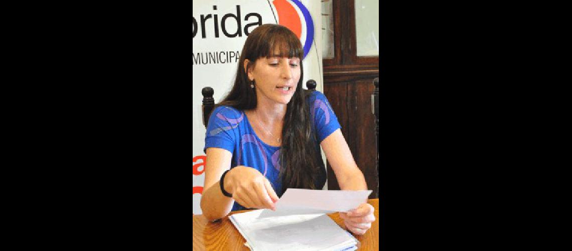 Contadora Romina SimÃ³n secretaria de Hacienda de Laprida 