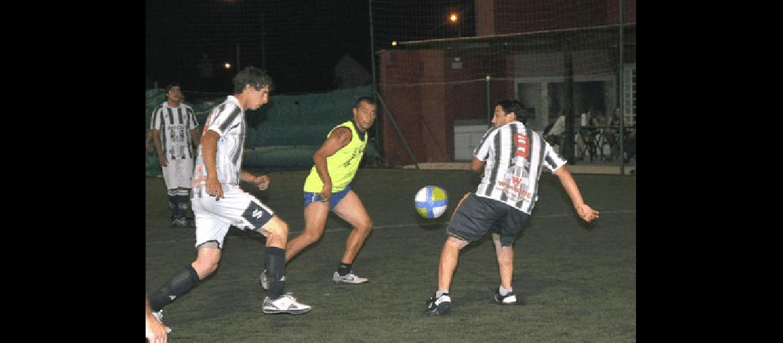 El torneo sigue en marcha en las canchas de Area Chica 