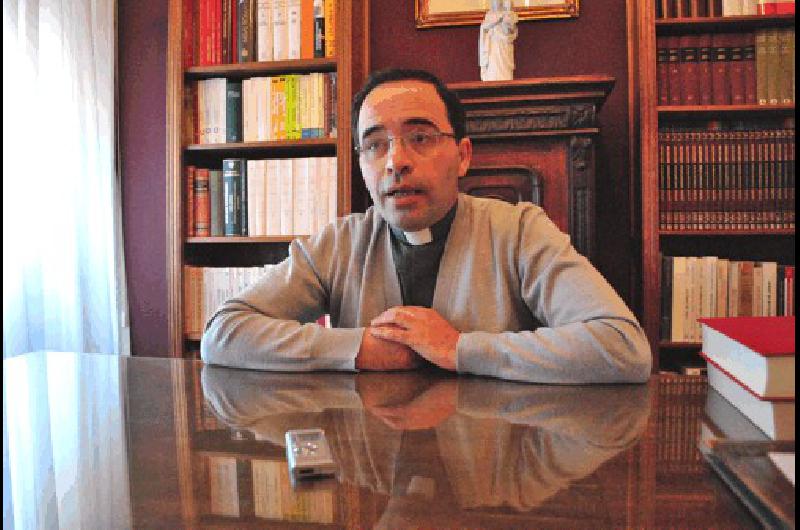 Enrique Germade pÃ�rroco de la iglesia Santos JoaquÃ­n y Ana de Laprida Agencia 