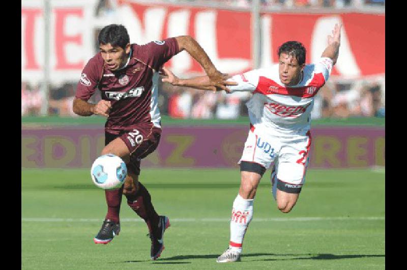 LanÃºs empatÃ³ en Santa Fe y volviÃ³ a la punta ahora compartida con Newellâs 