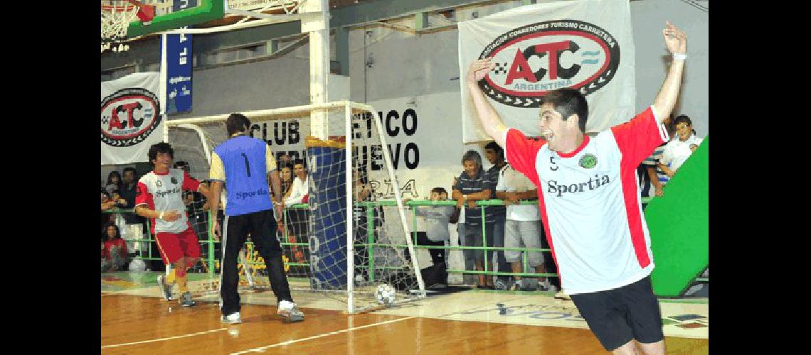 AgustÃ­n Herrera aportÃ³ dos goles aunque estuvo a punto de ser apercibido 