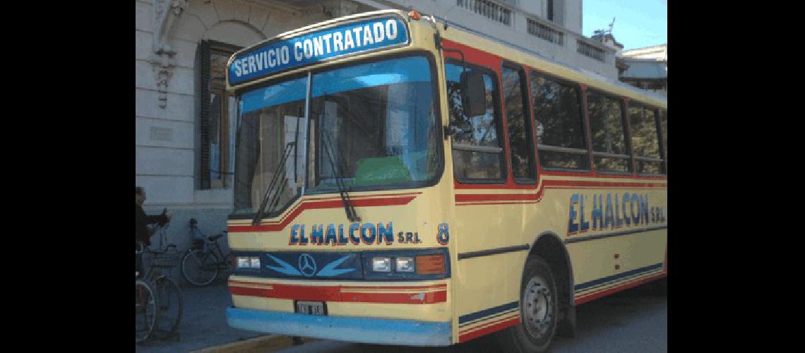 En un acto con una serie de anuncios el intendente Pellitta presentÃ³ el nuevo micro de transporte escolar 