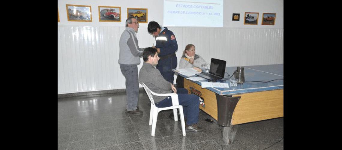 Se realizÃ³ la asamblea anual de los Bomberos Voluntarios de La Madrid MÃ³nica Olivero fue reelegida como presidente de la ComisiÃ³n 